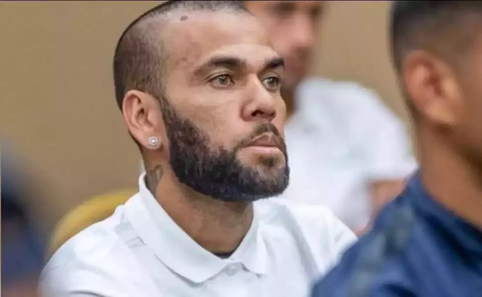 Daniel Alves é condenado em tribunal na Espanha
