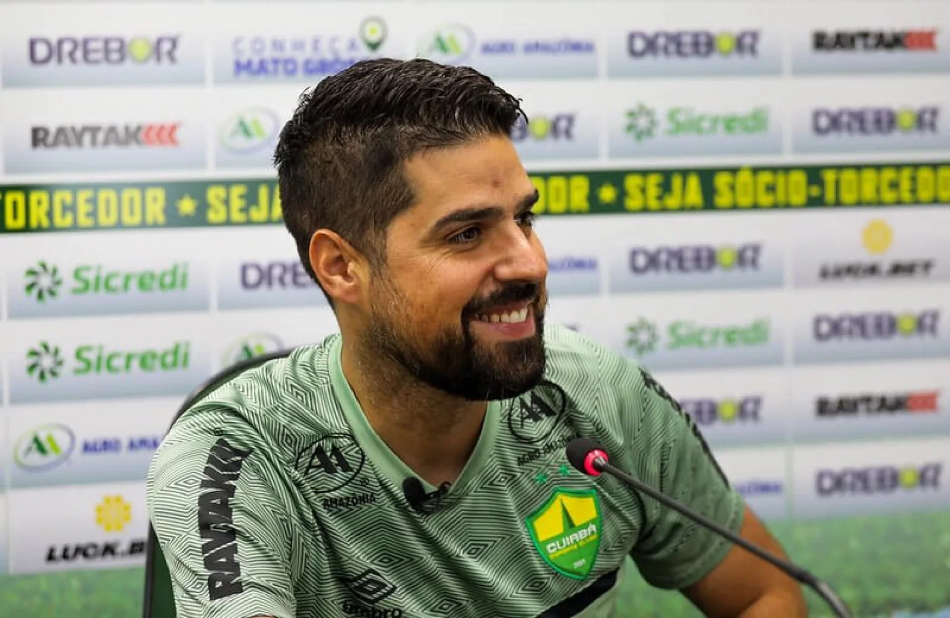 António Oliveira Assume o Comando Técnico do Corinthians