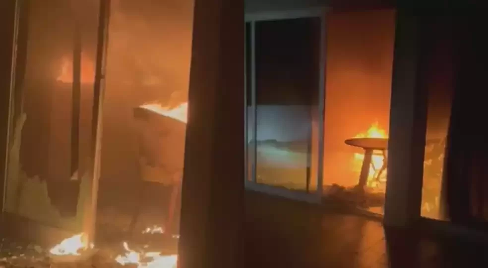 Residências de família de líder partidário sofrem incêndio em Pernambuco Residências de família de líder partidário sofrem incêndio em Pernambuco